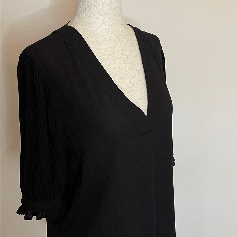 Lauren Ralph Lauren Black Sheer Puff Sleeve Top Size M V-Neck Flowy Elegant
